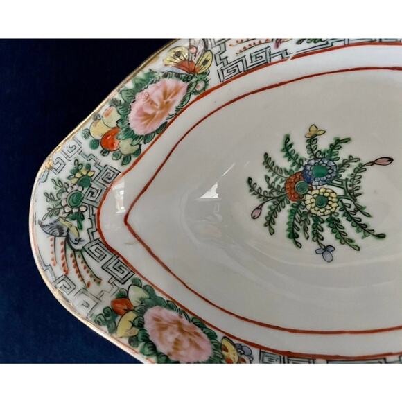 Famille Rose Medallion Gravy Boat with Ladle and Underplate - Picture 5 of 12